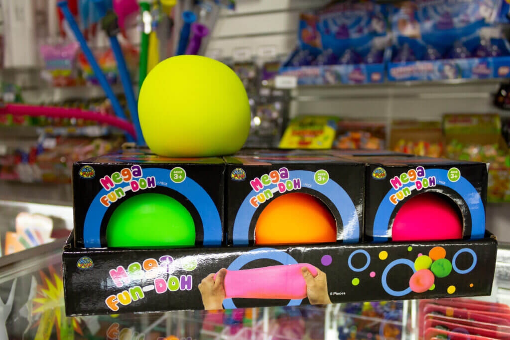 Mega Neon Fun-Doh Ball | Funtastic Novelties, Inc.